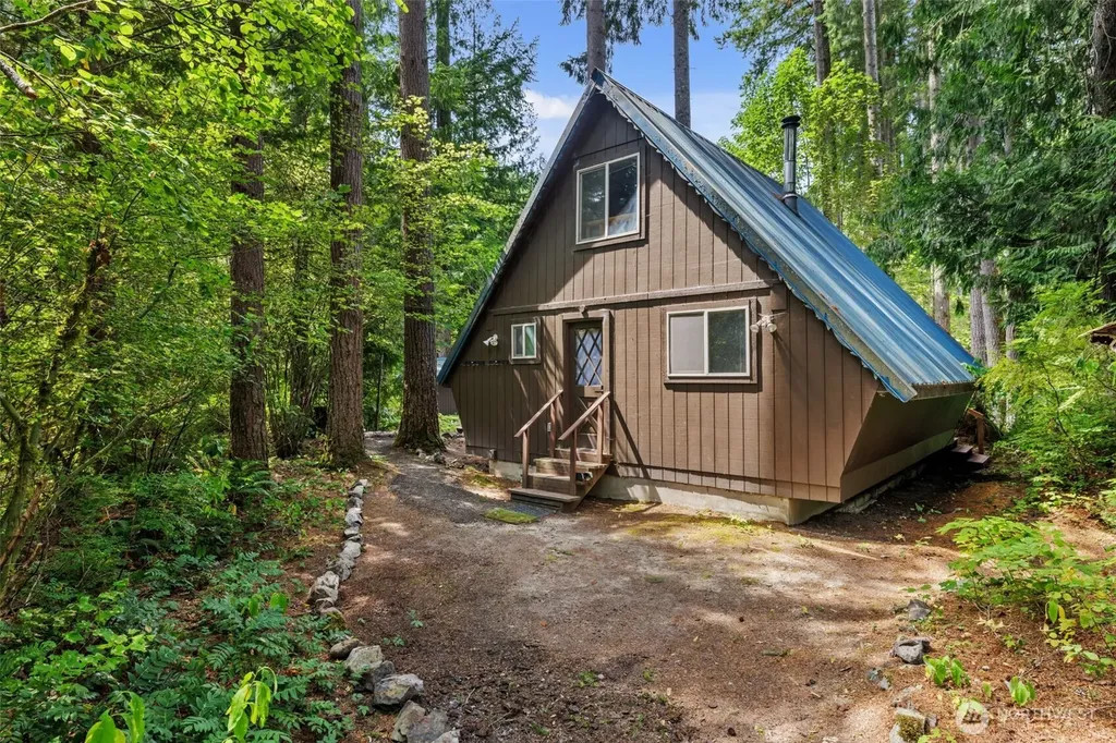 12214 757th Avenue NE Skykomish WA 98288