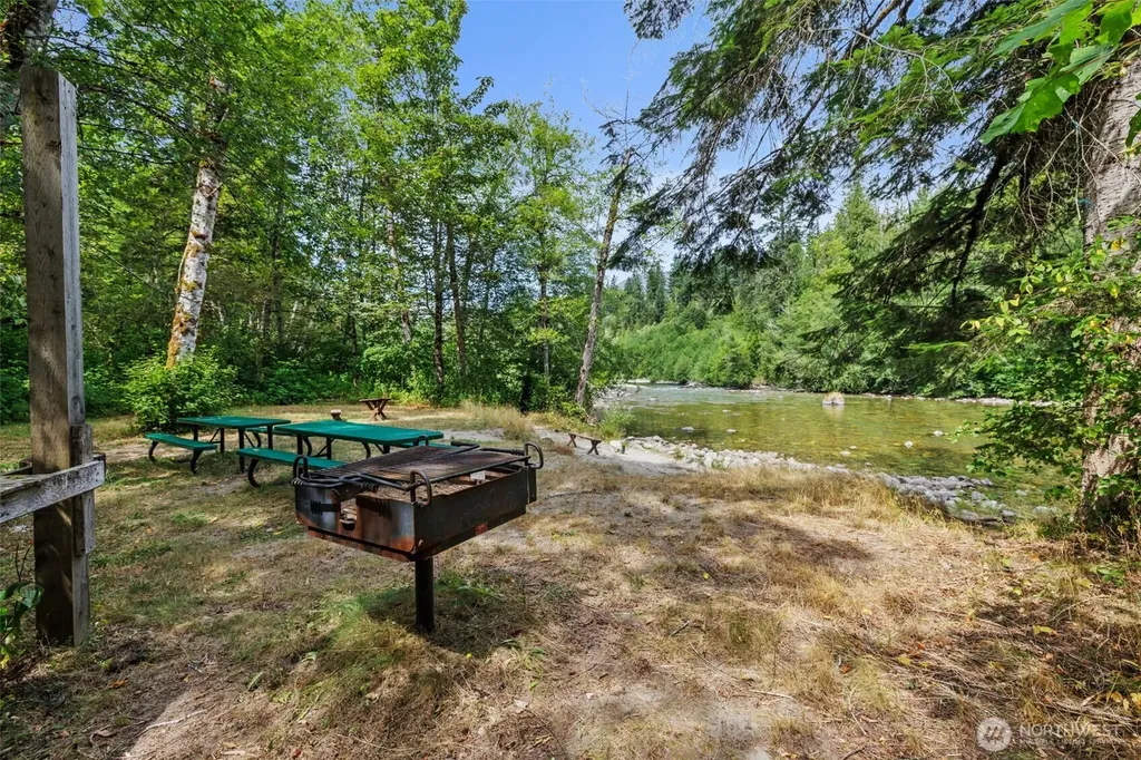 12214 757th Avenue NE Skykomish WA 98288