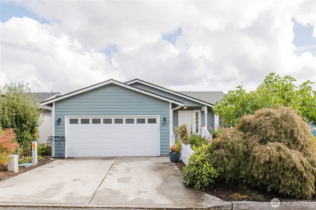 1210 Daniels Avenue Bremerton WA 98312