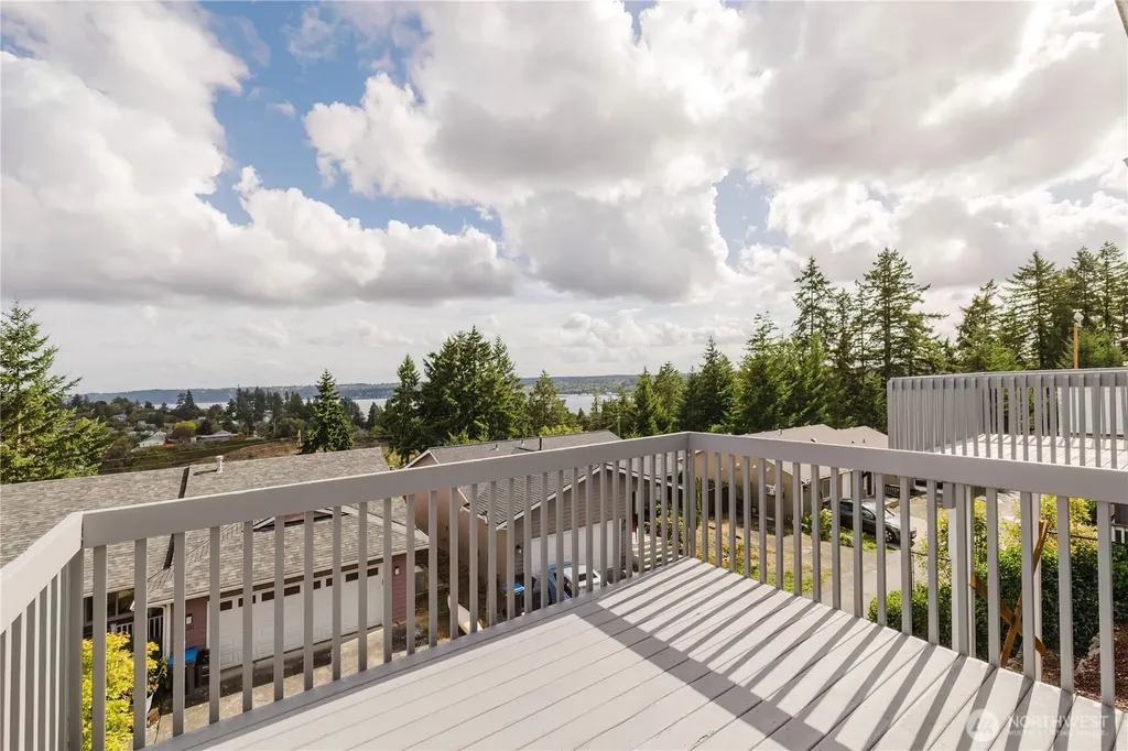 1210 Daniels Avenue Bremerton WA 98312