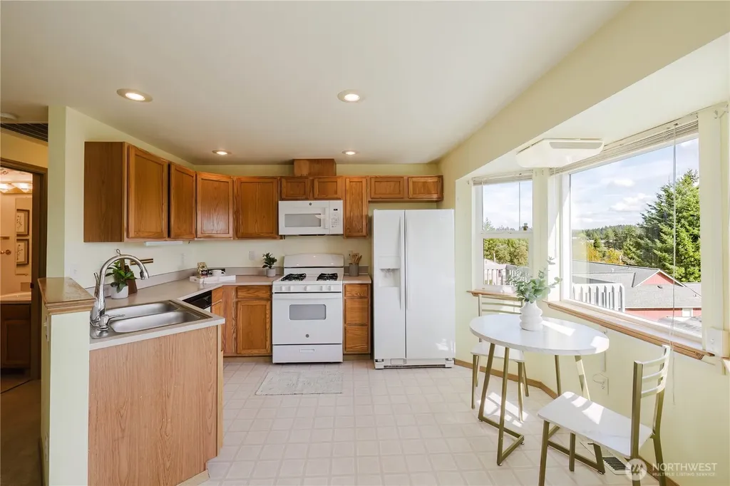 1210 Daniels Avenue Bremerton WA 98312