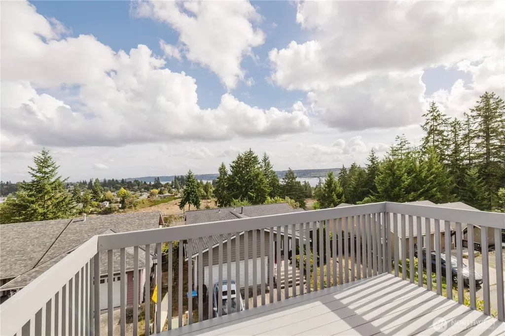 1210 Daniels Avenue Bremerton WA 98312