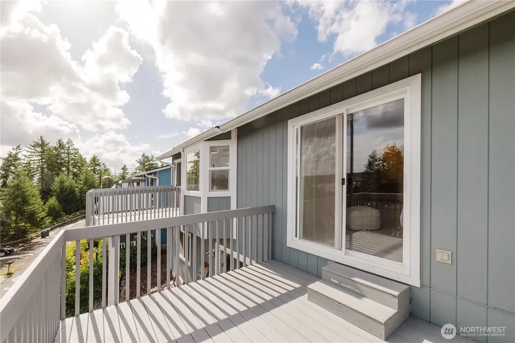 1210 Daniels Avenue Bremerton WA 98312