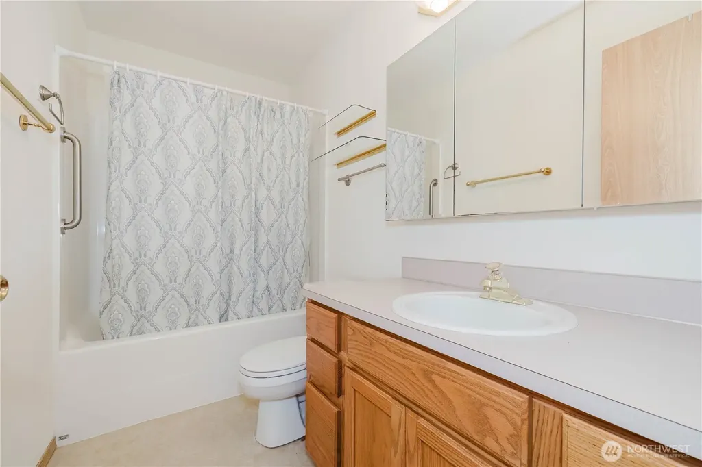 1210 Daniels Avenue Bremerton WA 98312