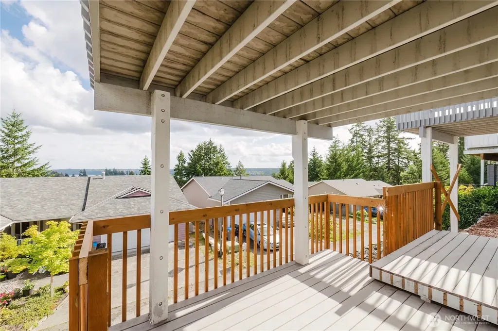 1210 Daniels Avenue Bremerton WA 98312