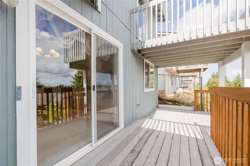 1210 Daniels Avenue Bremerton WA 98312