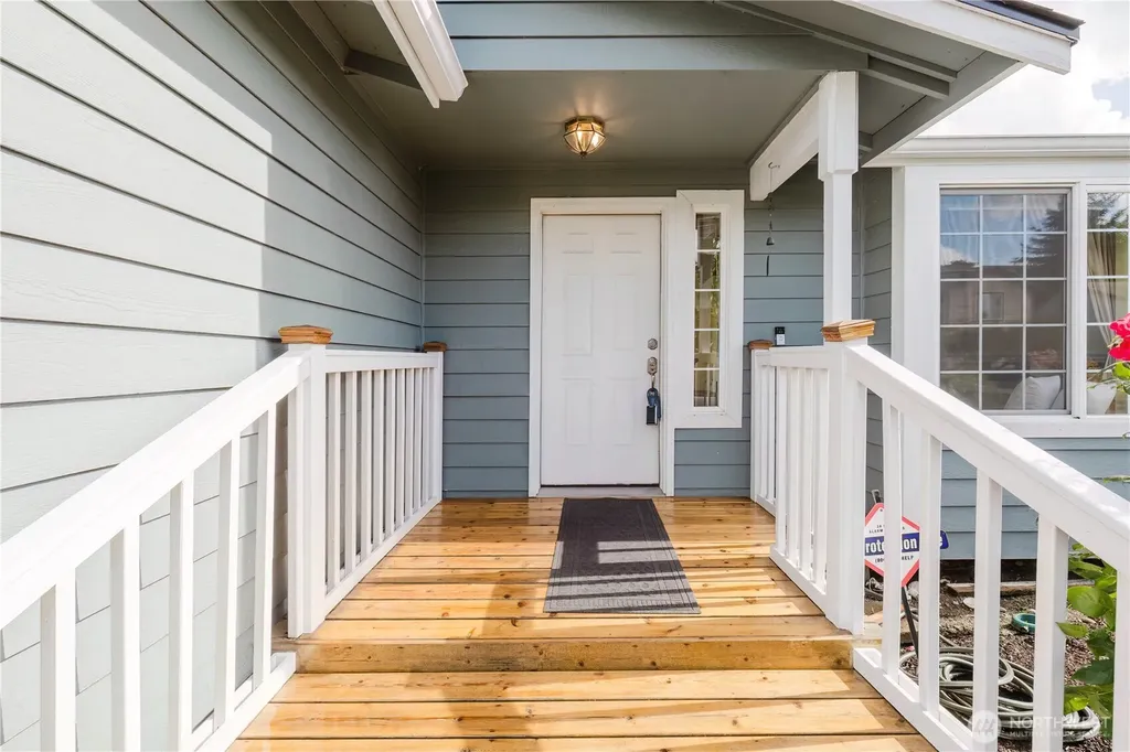 1210 Daniels Avenue Bremerton WA 98312