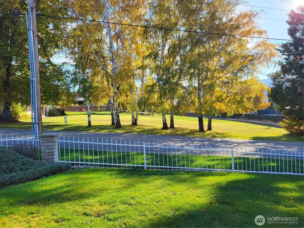 351 19th Street NE East Wenatchee WA 98802