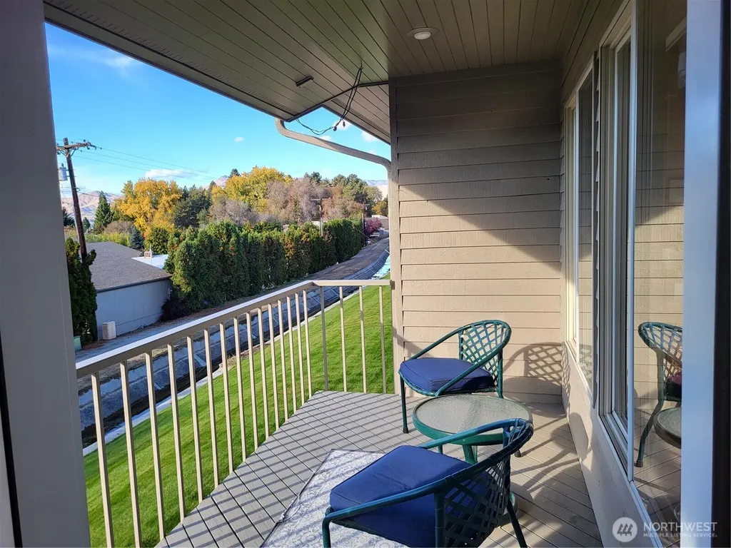 351 19th Street NE East Wenatchee WA 98802