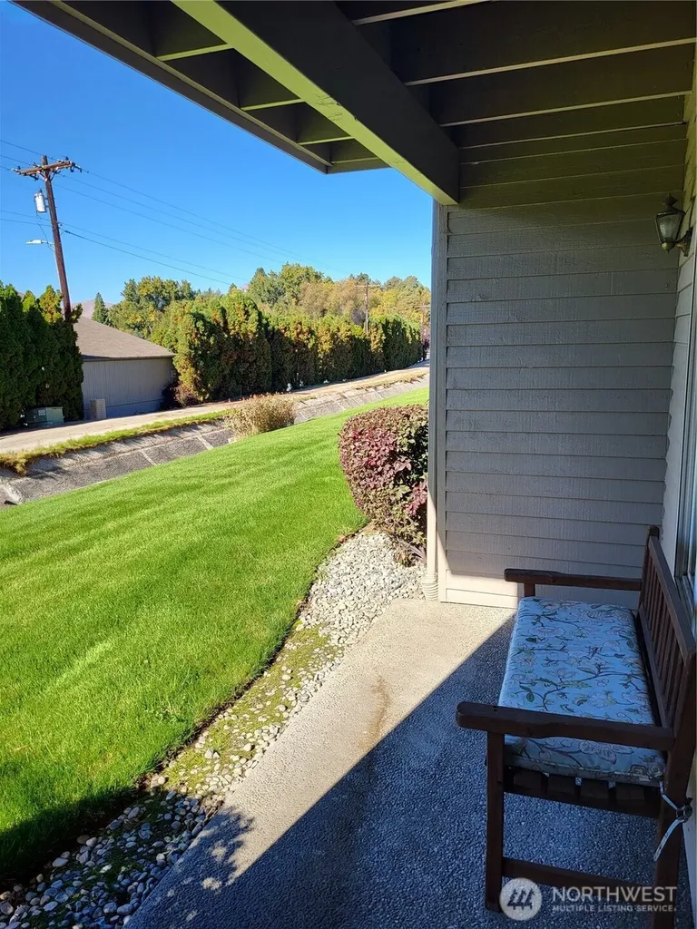 351 19th Street NE East Wenatchee WA 98802