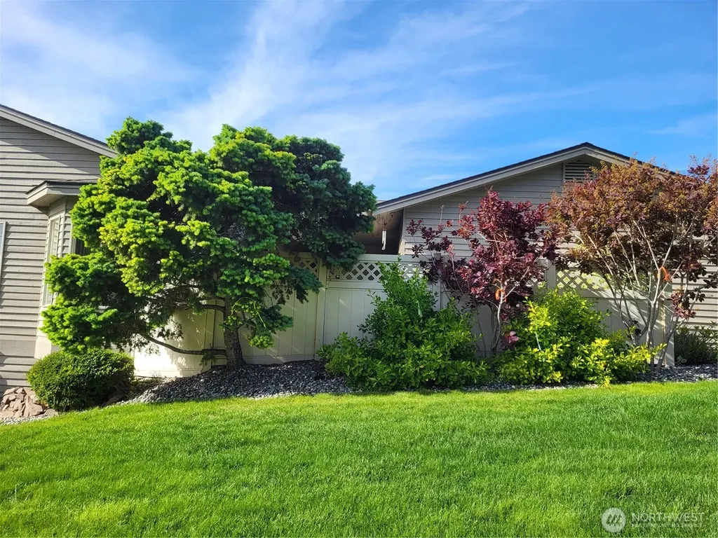 351 19th Street NE East Wenatchee WA 98802