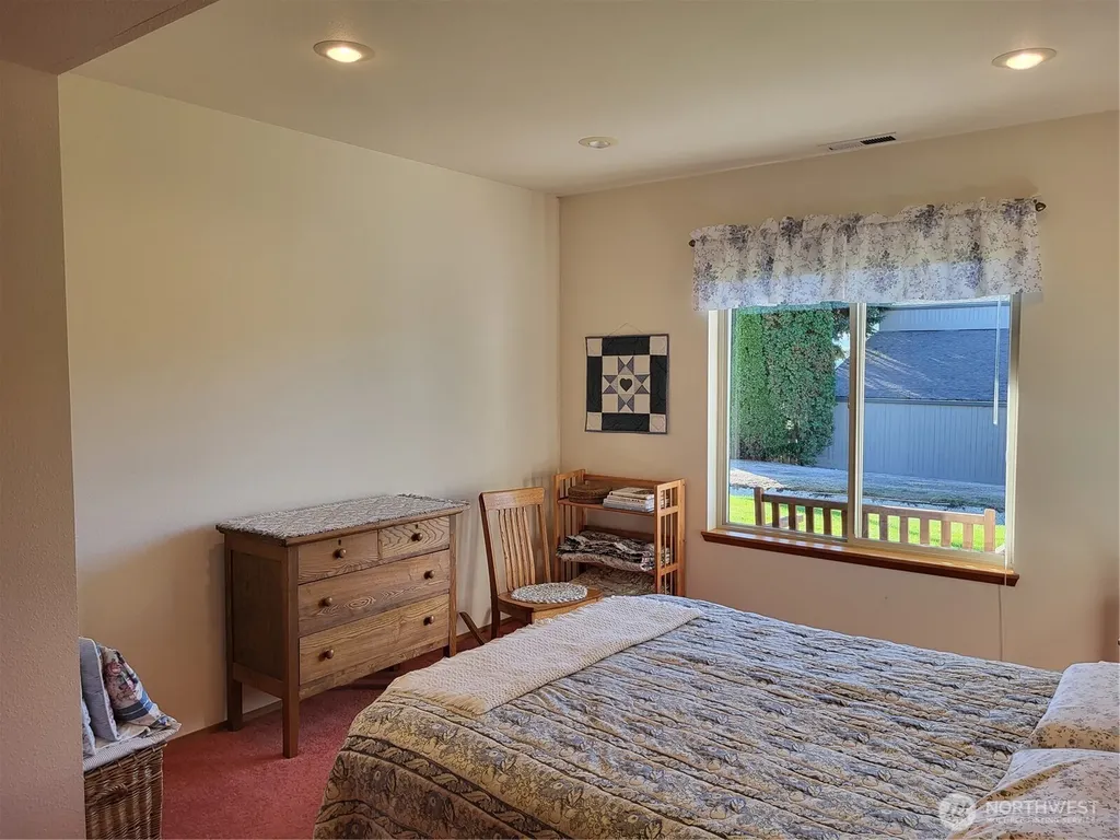 351 19th Street NE East Wenatchee WA 98802