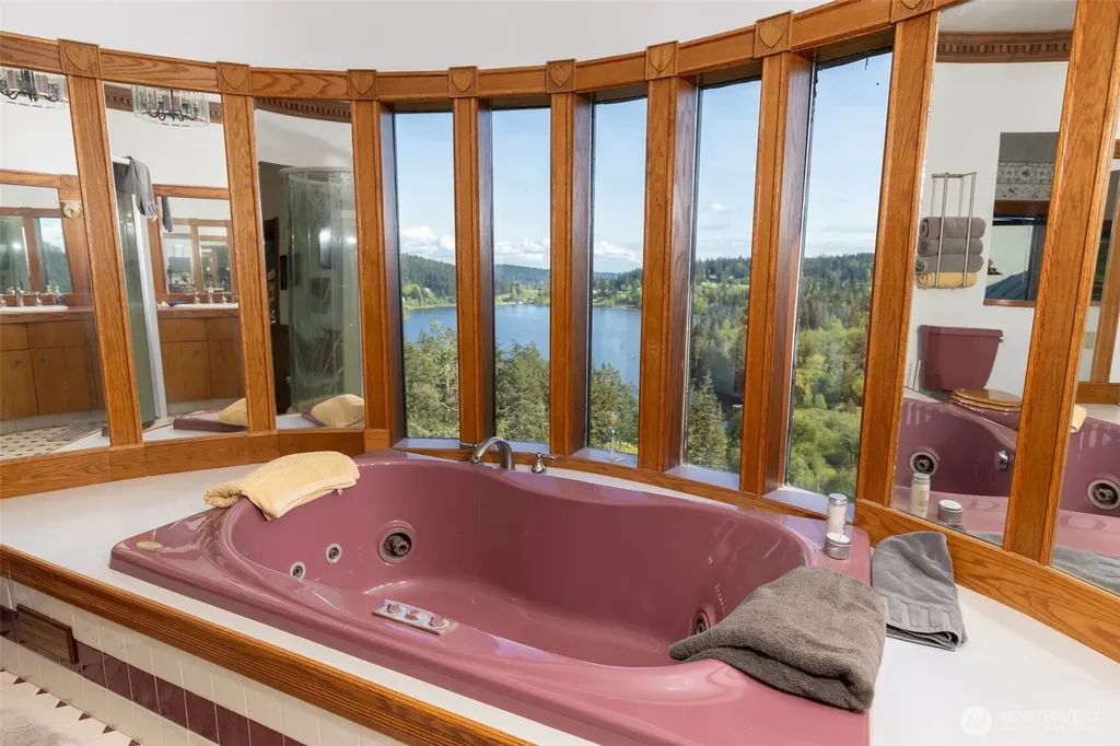 4385 Wildwood Lane Anacortes WA 98221