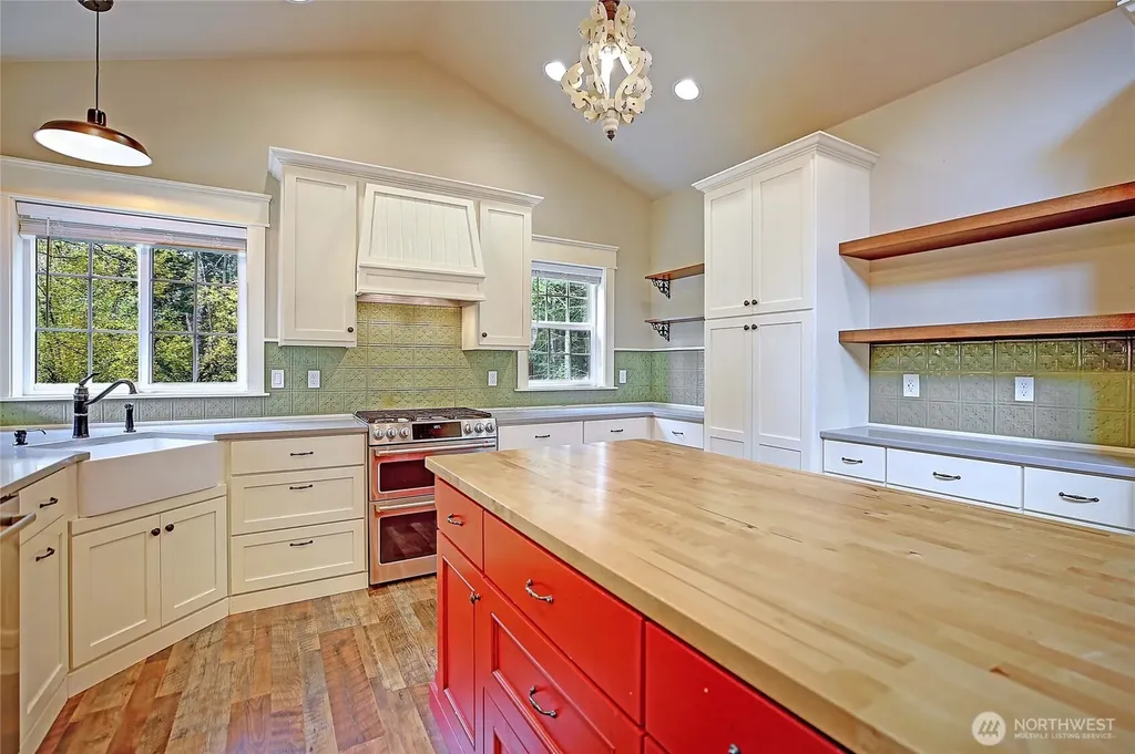 870 Cedar Lane Camano Island WA 98282