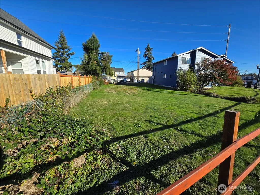 1409 E Marine View Drive Everett WA 98201