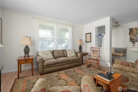 1453 SW Xavier Oak Harbor WA 98277