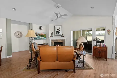 1453 SW Xavier Oak Harbor WA 98277