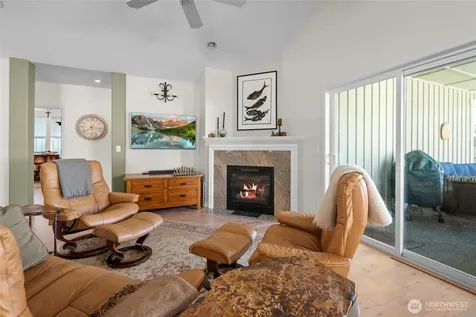 1453 SW Xavier Oak Harbor WA 98277