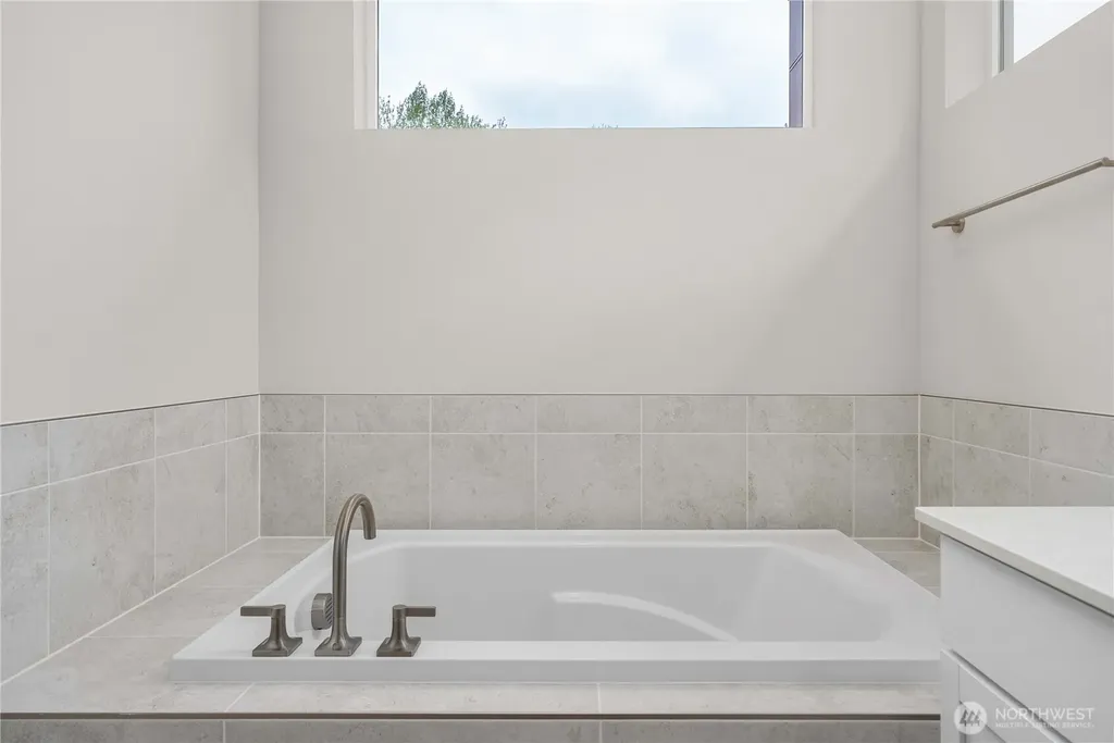 4261 Aberdeen Way NE Renton WA 98056