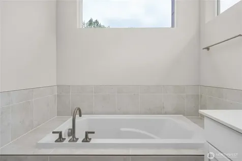 4261 Aberdeen Way NE Renton WA 98056