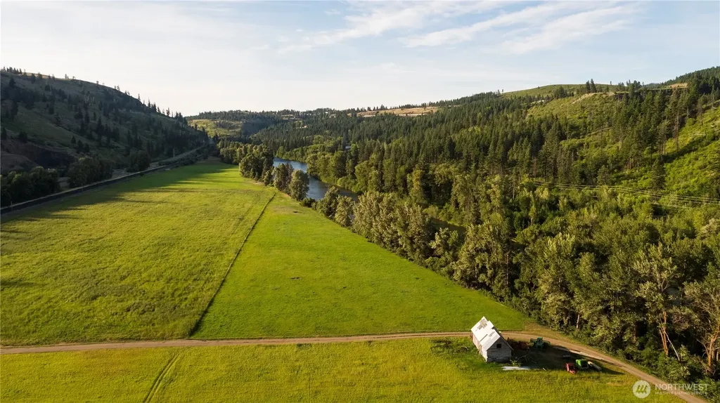 53 Highway 10 Cle Elum WA 98922
