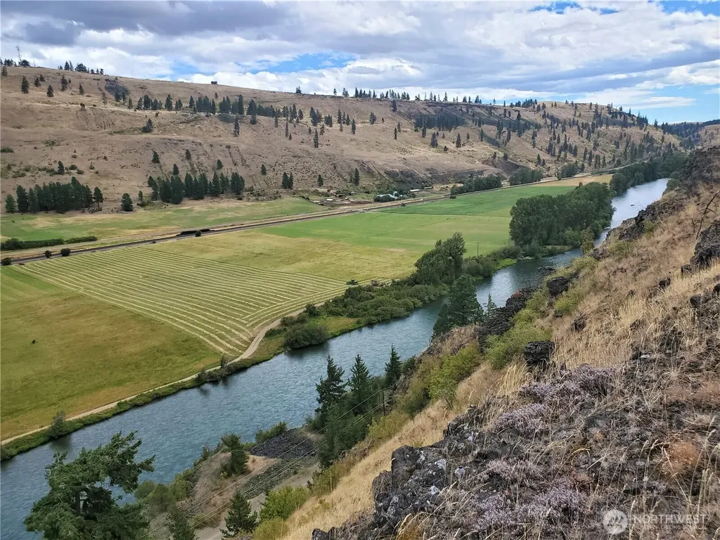 53 Highway 10 Cle Elum WA 98922