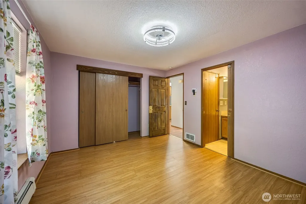 7123 Lakeside Street SW Olympia WA 98512
