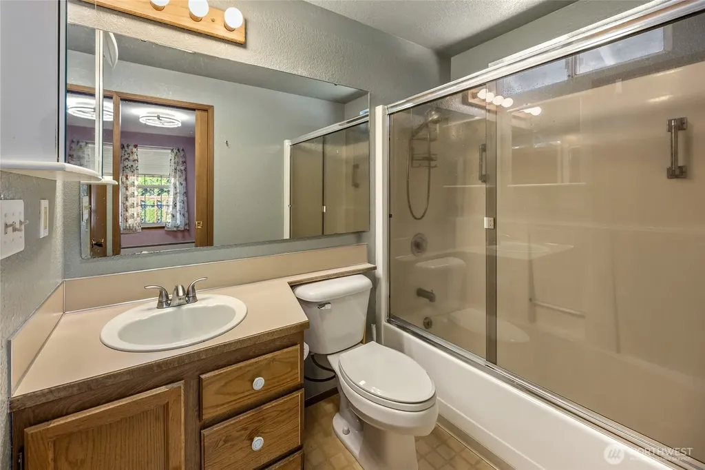 7123 Lakeside Street SW Olympia WA 98512