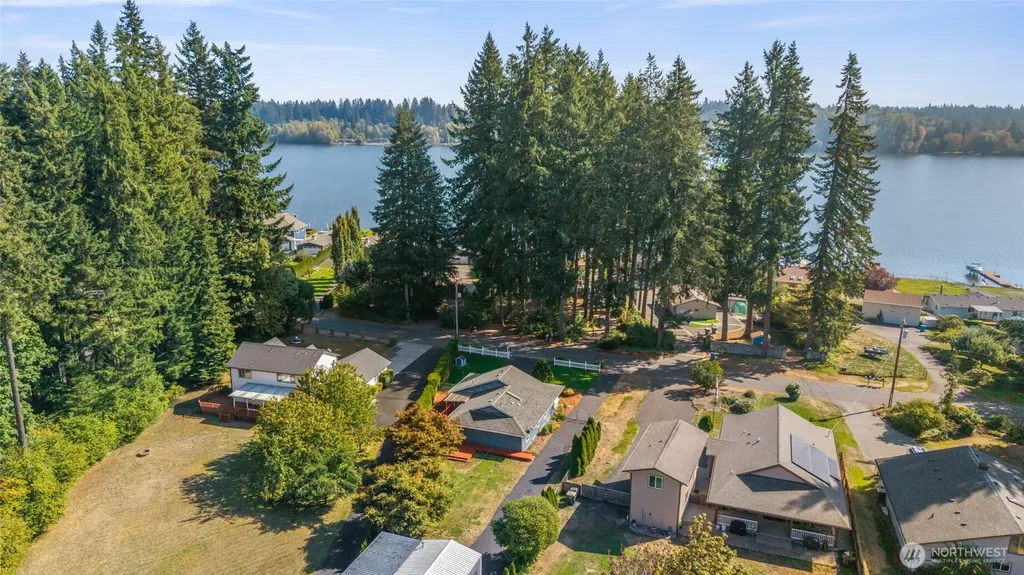 7123 Lakeside Street SW Olympia WA 98512