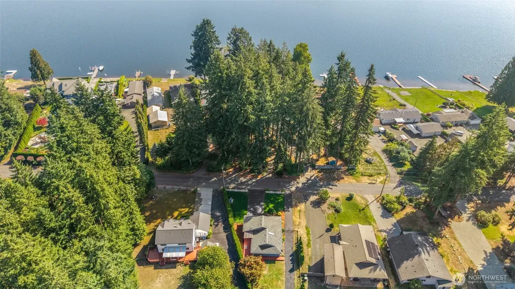 7123 Lakeside Street SW Olympia WA 98512