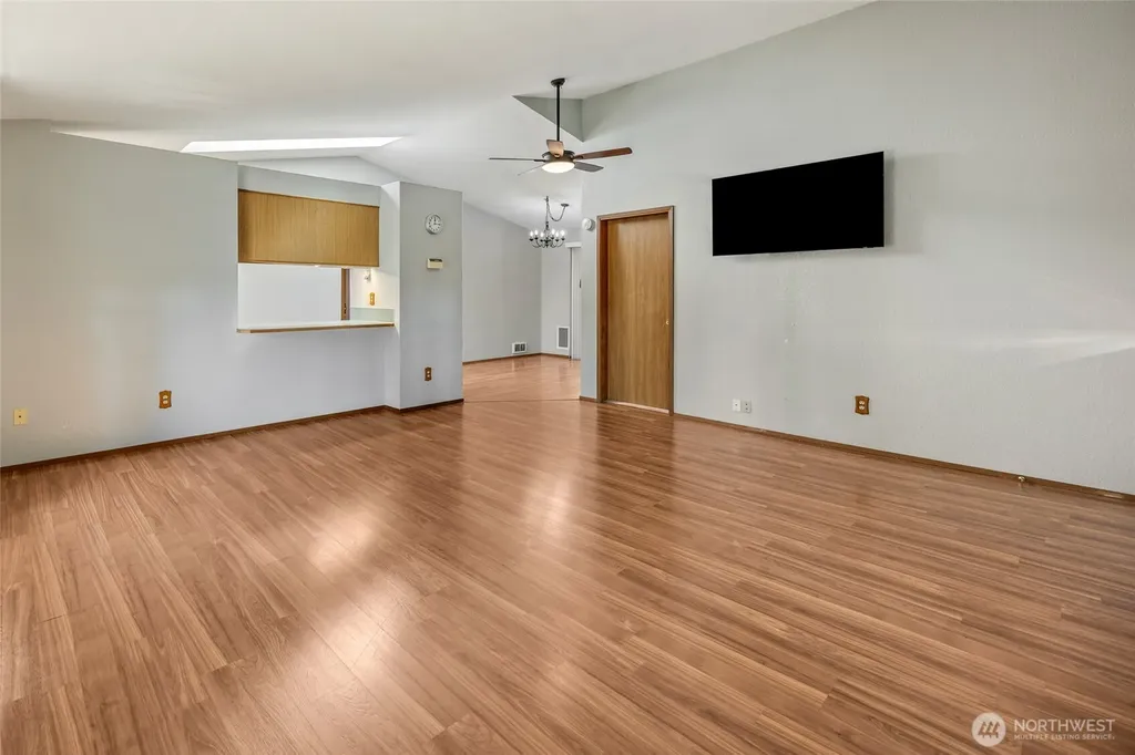7123 Lakeside Street SW Olympia WA 98512