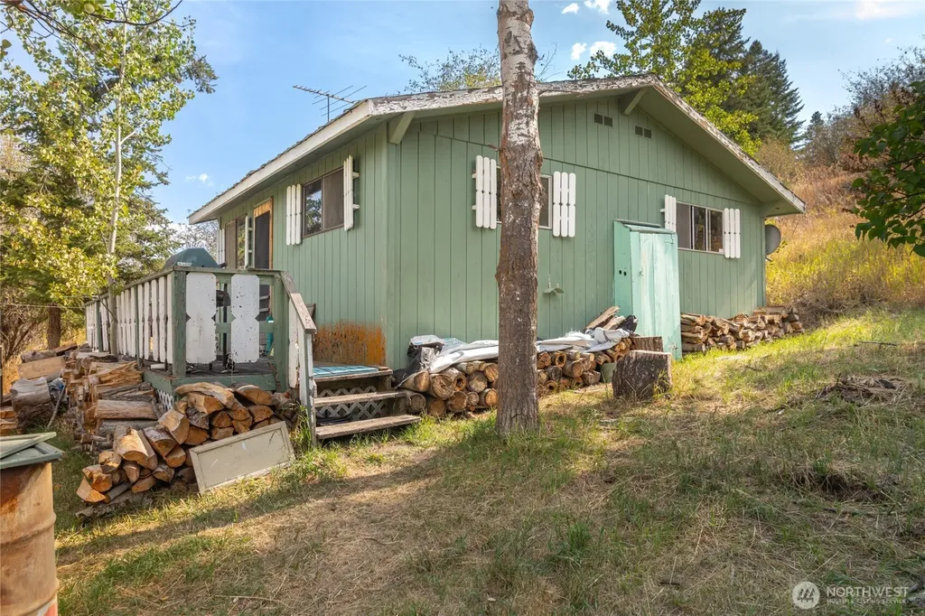 653 Ellemeham Mtn. Road Oroville WA 98844