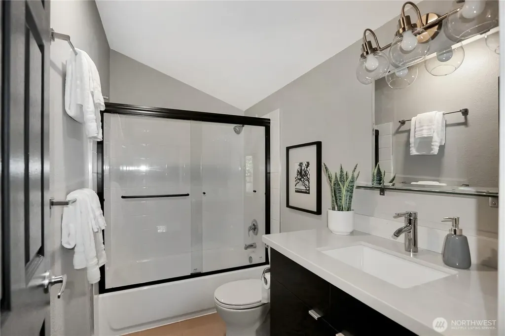 1533 18th Avenue S Seattle WA 98144