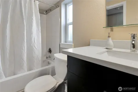 1533 18th Avenue S Seattle WA 98144