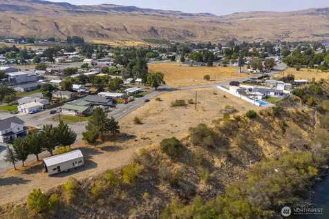 1921 Columbia Boulevard Bridgeport WA 98813