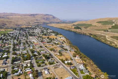1921 Columbia Boulevard Bridgeport WA 98813