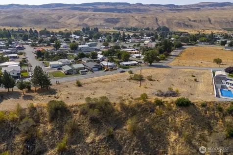 1921 Columbia Boulevard Bridgeport WA 98813