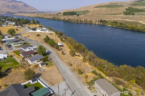 2011 Columbia Boulevard Bridgeport WA 98813