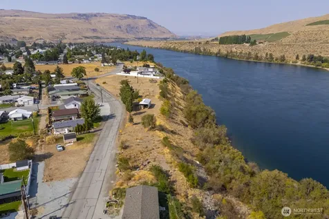2011 Columbia Boulevard Bridgeport WA 98813