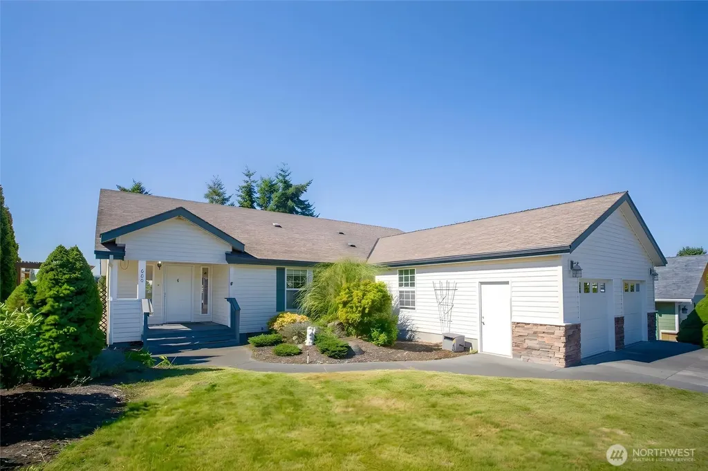 660 Elk Loop Sequim WA 98382