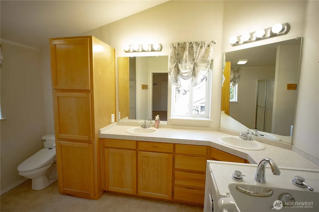 660 Elk Loop Sequim WA 98382