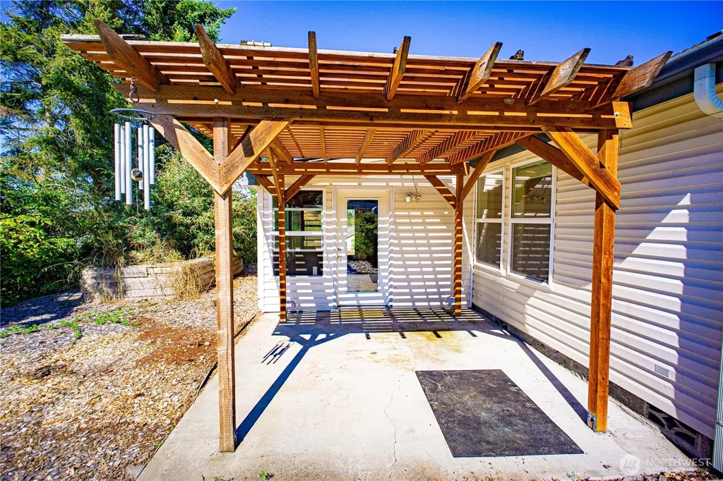 660 Elk Loop Sequim WA 98382