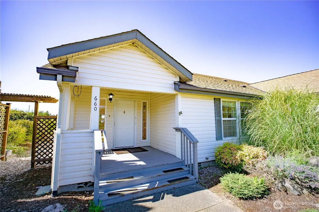 660 Elk Loop Sequim WA 98382
