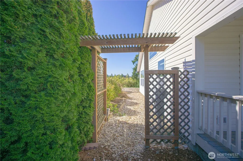 660 Elk Loop Sequim WA 98382