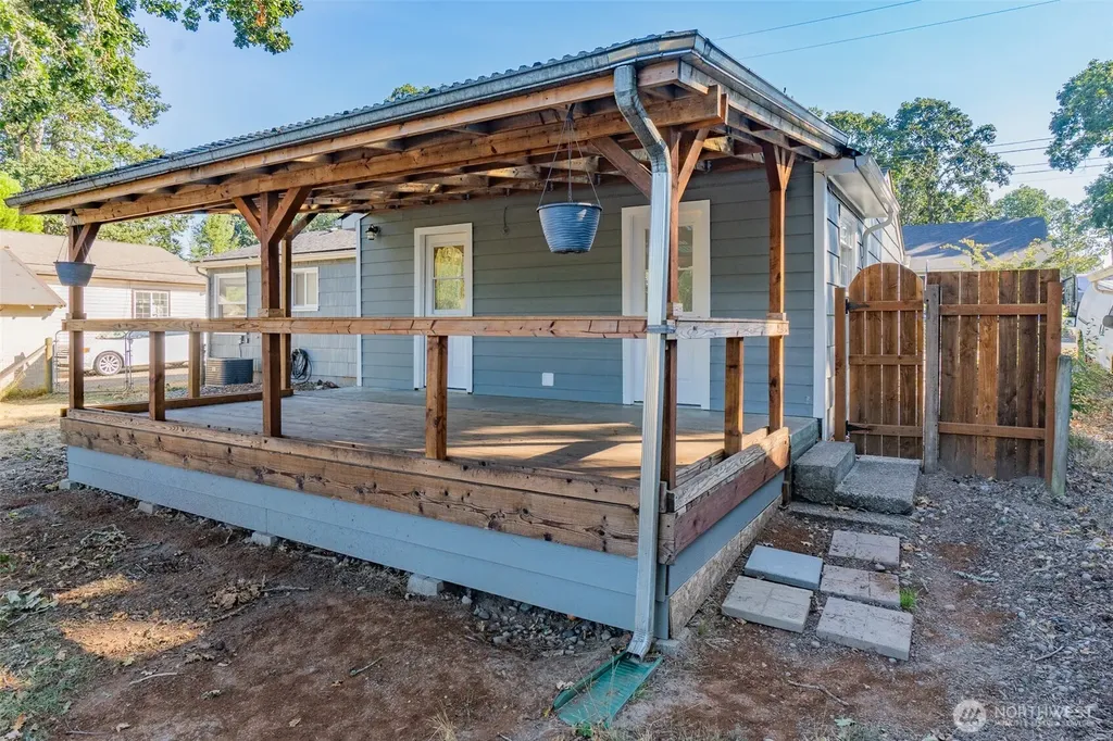 1492 SW Kelly Avenue Chehalis WA 98532