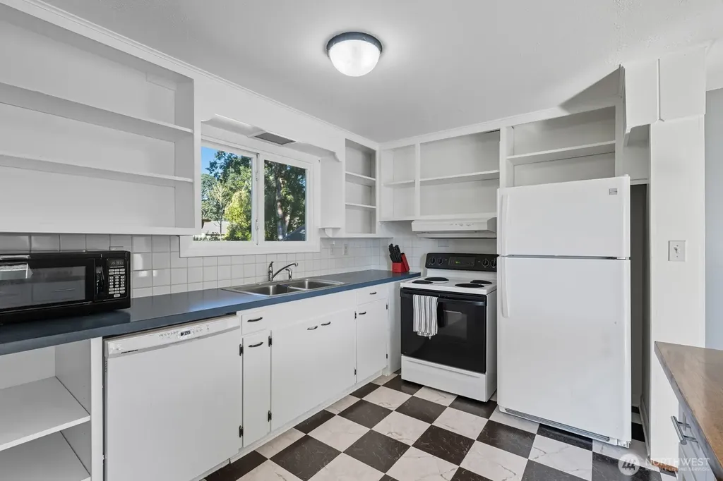 1492 SW Kelly Avenue Chehalis WA 98532