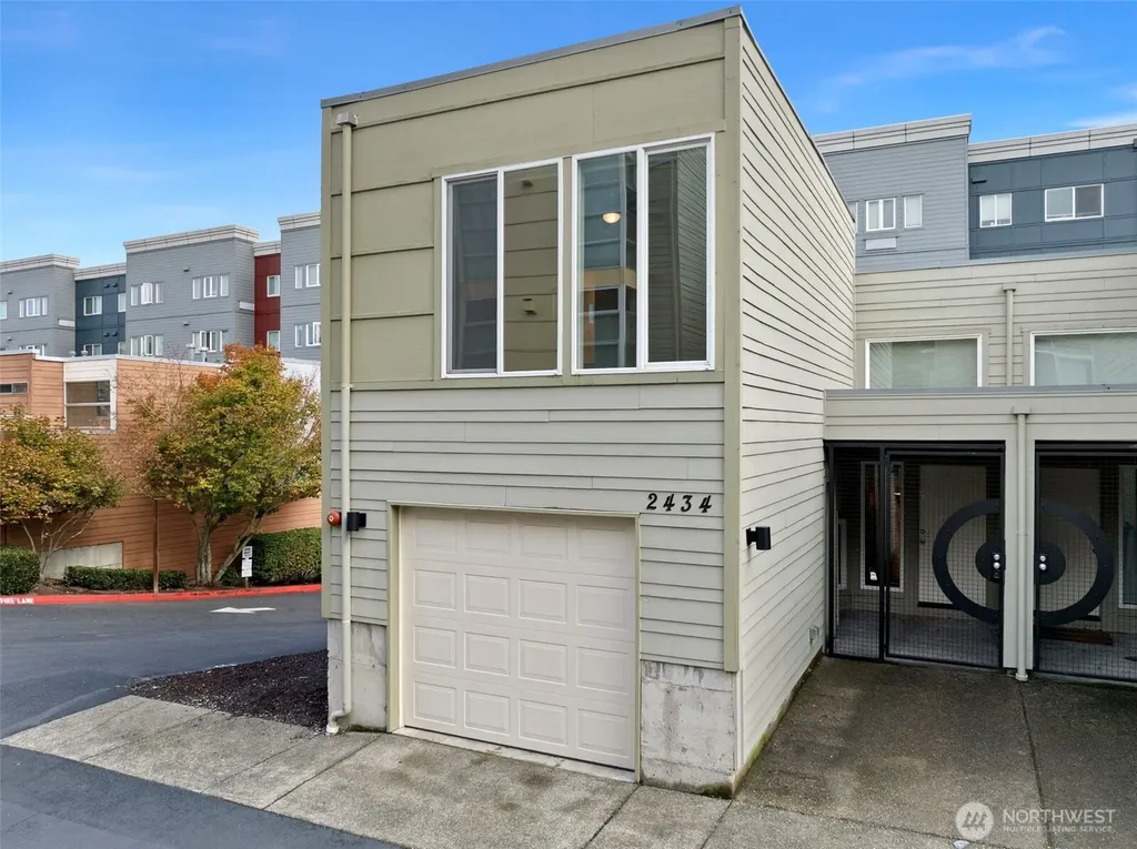 2434 Yakima Court Tacoma WA 98405