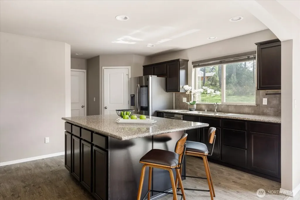 930 Cove View Circle Oak Harbor WA 98277