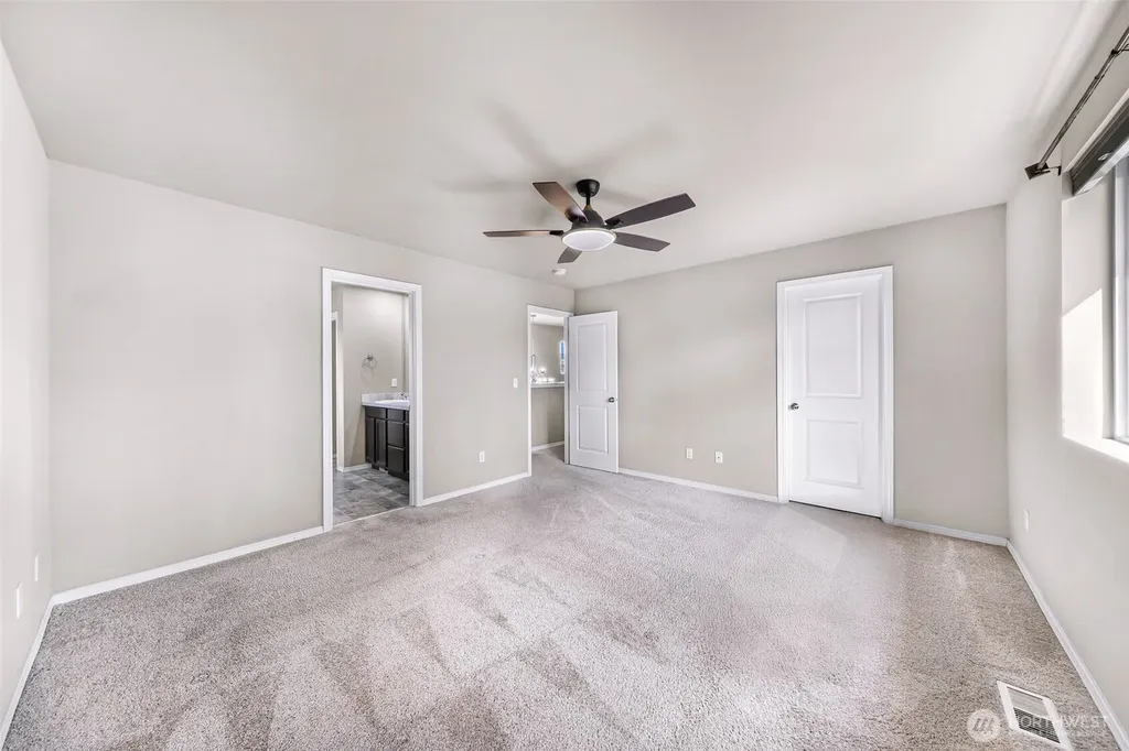 930 Cove View Circle Oak Harbor WA 98277