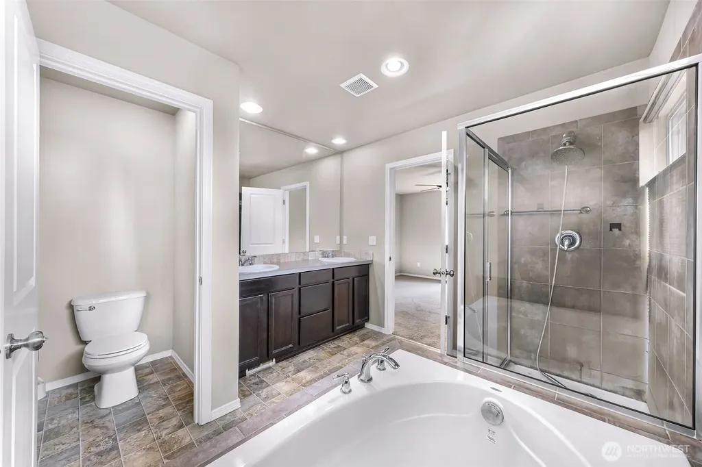 930 Cove View Circle Oak Harbor WA 98277